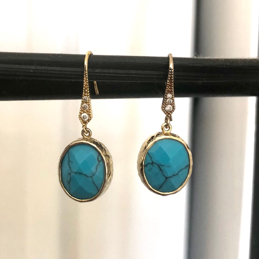 Blue earrings with crystals